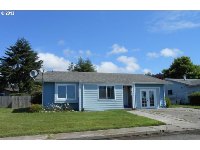 614 Ransom Ave, Brookings, OR 97415