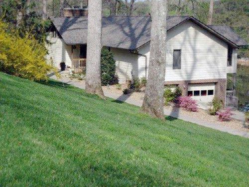 1106 N Sequoyah, Friendsville, TN 37737