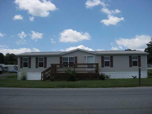 1 Willington Drive, Macungie, PA 18062