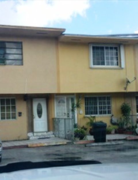 631 W 68th St, Hialeah, FL 33014