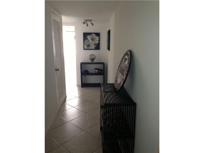 18041 BISCAYNE BL # 204-4, North Miami Beach, FL 33160