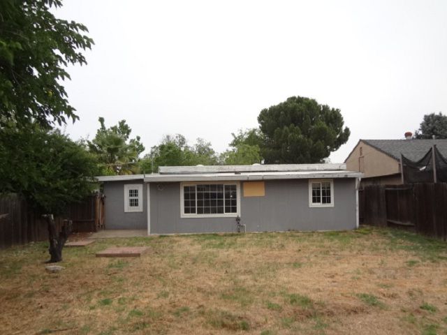 2016 Robert Way, Sacramento, CA 95825