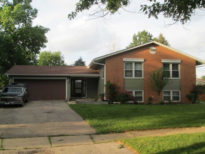 8 Purchase  Court, Bolingbrook, IL 60440