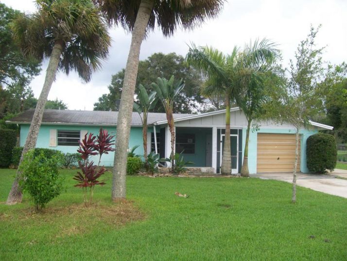 5773 Starcher Ave, Fort Pierce, FL 34947