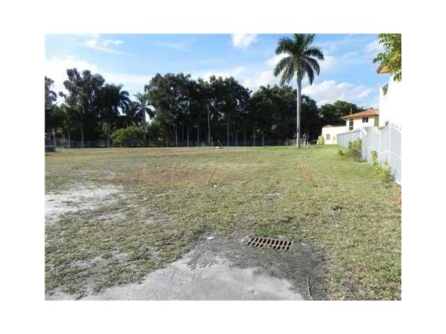 511 NE 152 ST, Miami, FL 33161