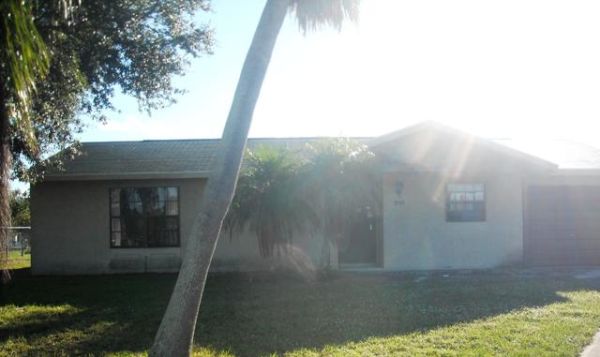 2133 Se East Dunbrooke Cir, Port Saint Lucie, FL 34952