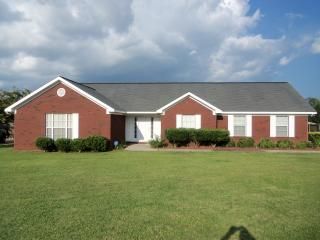 131 Huntington Dr, Headland, AL 36345