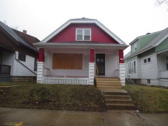 3169 N 16th St, Milwaukee, WI 53206