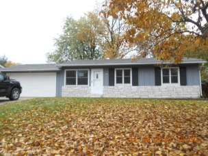 7741 Humbert Rd, Godfrey, IL 62035