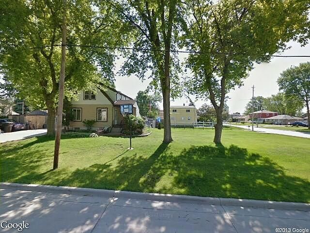 E Mallory Ave, Cudahy, WI 53110