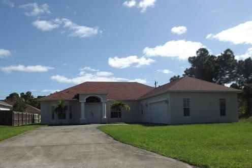 2111 SW Burman Lane, Port Saint Lucie, FL 34984