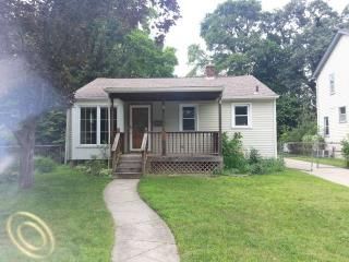 2517 Elizabeth Ave, Royal Oak, MI 48073