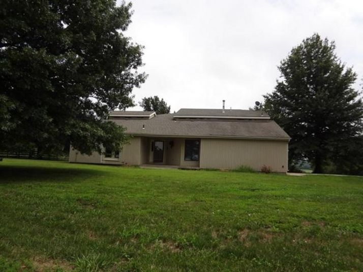 2001 Oak Lane, Oak Grove, MO 64075