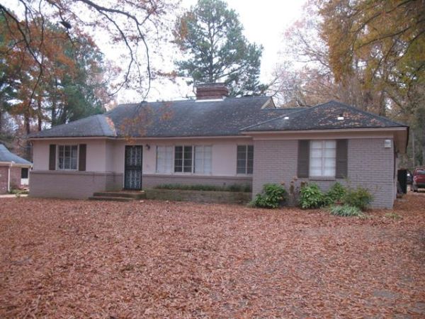 4947 Barfield Rd, Memphis, TN 38117