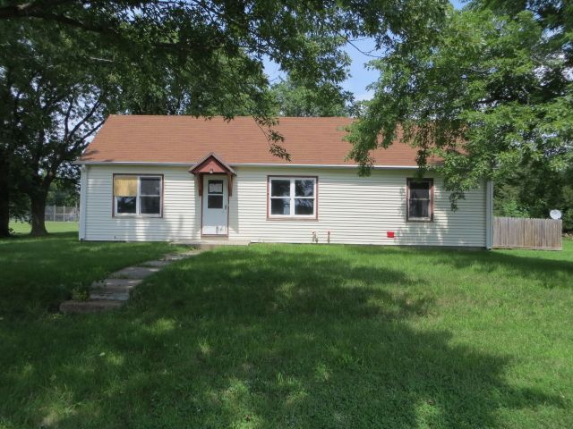 360 E Locust St, Sterling, NE 68443