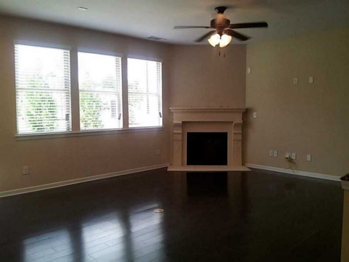 2216 Ne Overlook View, Atlanta, GA 30329