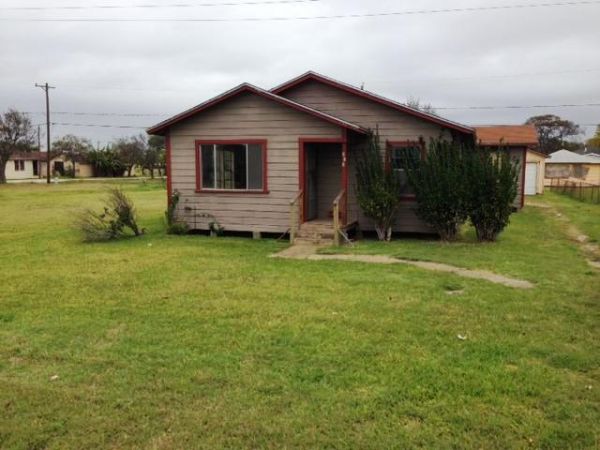 310 E 8th St, Freeport, TX 77541