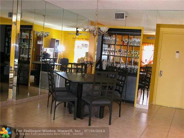 4400 Hillcrest Dr # 203B, Hollywood, FL 33021