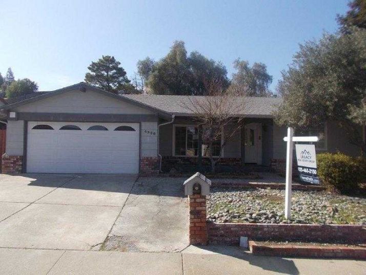 4300 Suzanne Dr, Pittsburg, CA 94565