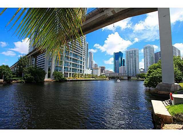 690 SW 1 CT # 1013, Miami, FL 33130