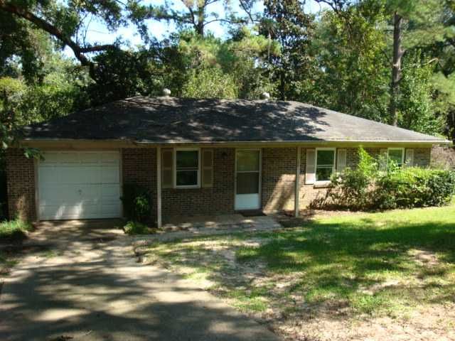 3298 Connector Dr, Tallahassee, FL 32303