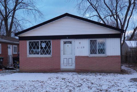 6185 Sylvia St, Taylor, MI 48180