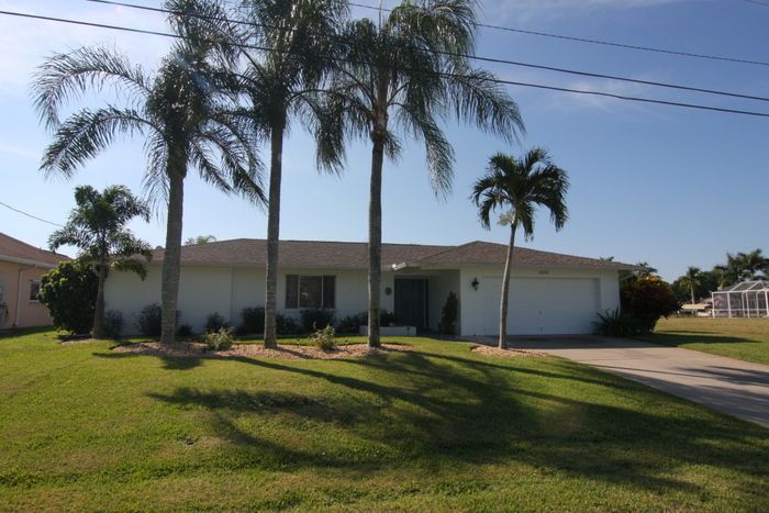 2022 SE 14th Ter, Cape Coral, FL 33990