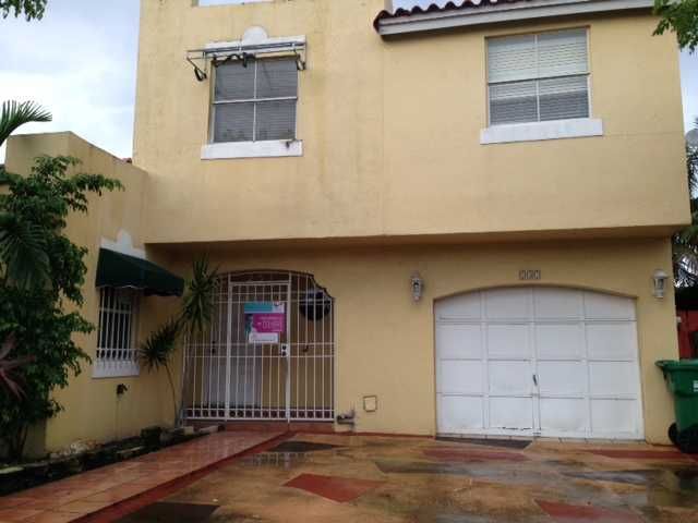 237 NW 85 CT, Miami, FL 33126