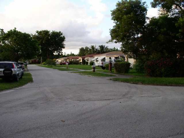 4511 SW 27 ST, Hollywood, FL 33023