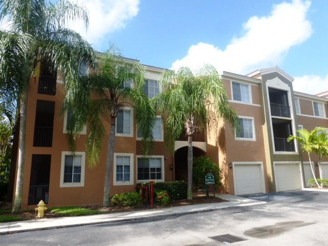 1180 Reserve Way Apt 102, Naples, FL 34105