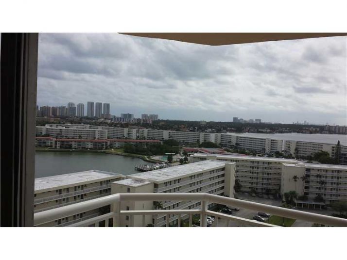 18021 BISCAYNE BL # 1403-2, North Miami Beach, FL 33160