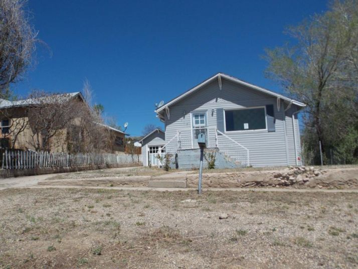 712 Kansas Ave, Walsenburg, CO 81089