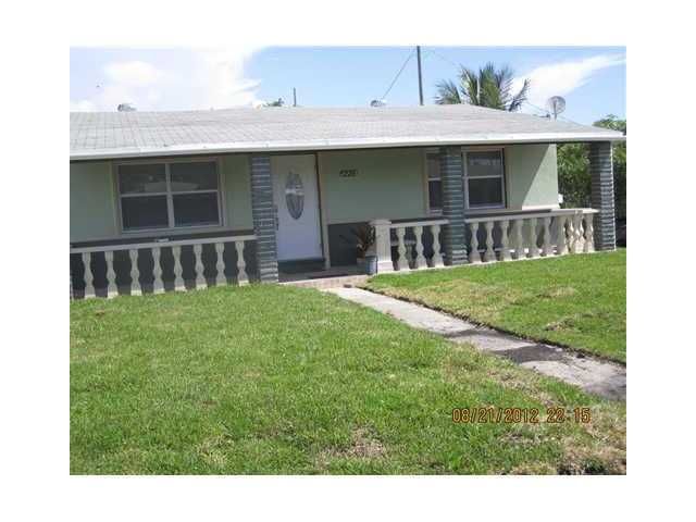 2215 PLUNKETT ST, Hollywood, FL 33020