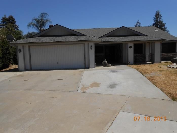 1130 N Heritage Ct, Tulare, CA 93274