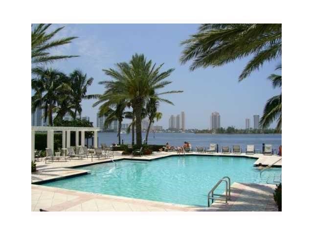 3115 NE 184 ST # 4201, North Miami Beach, FL 33160