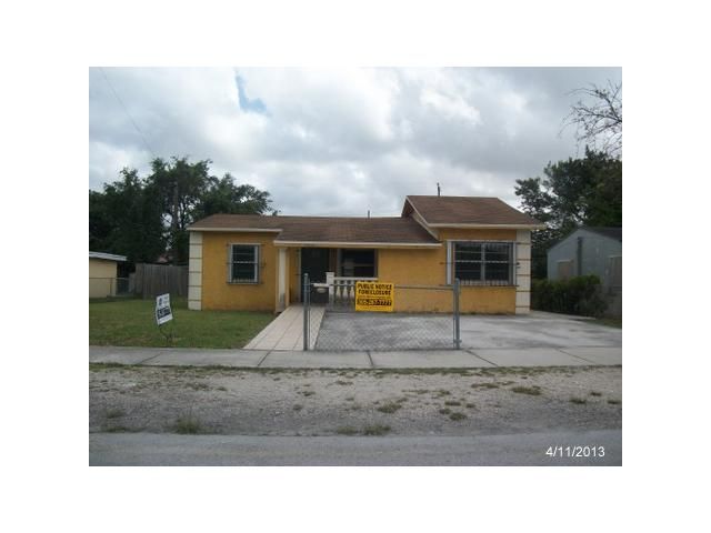 2476 NW 88 ST, Miami, FL 33147