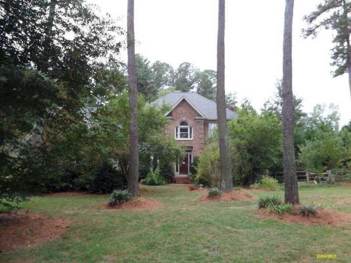 301 Amanda Dr, Matthews, NC 28104