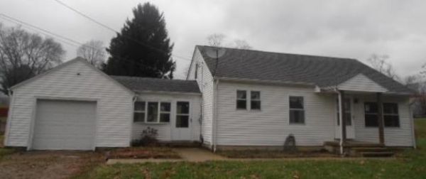 77 Madison Dr, Newark, OH 43055