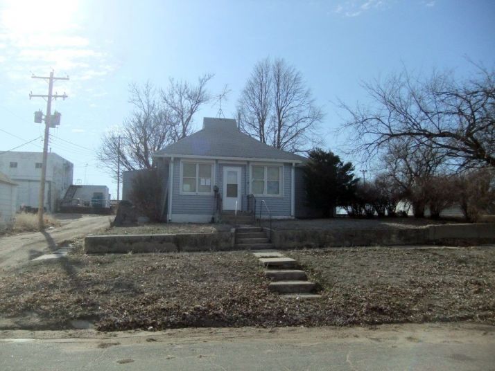 1006 N 1st St, Crofton, NE 68730