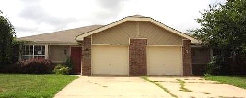 Prairie Ln, Oak Grove, MO 64075