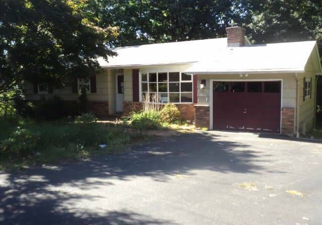 10 Crestdale Dr, Danbury, CT 06810