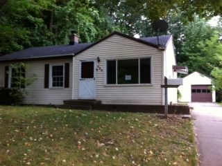 694 Kendalwood NE St, Grand Rapids, MI 49505