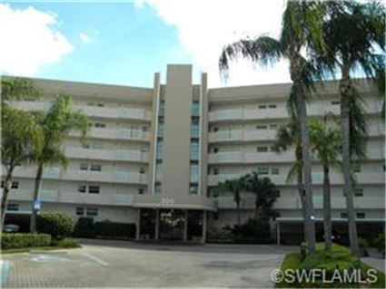 300 Park Shore Dr #2B, Naples, FL 34103