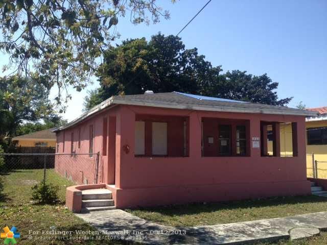 1426 NW 70TH ST, Miami, FL 33147