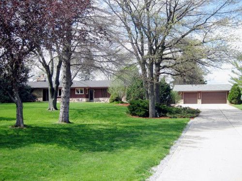 8180 W. Oakwood Rd, Franklin, WI 53132