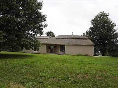 Oak Ln, Oak Grove, MO 64075