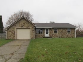 267 King Arthur Dr, Franklin, IN 46131