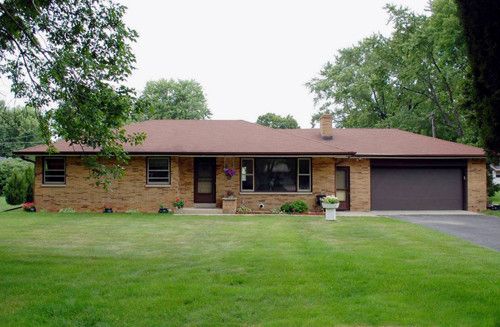 205 Westmoor Dr, Brookfield, WI 53005