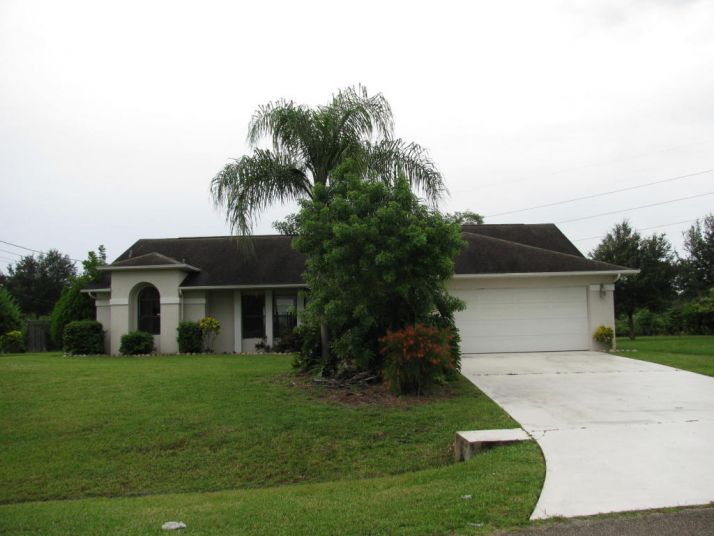 235 Se Sims Cir, Port Saint Lucie, FL 34984