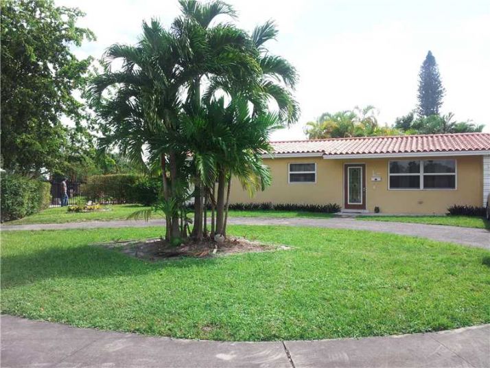 994 W 64 ST, Hialeah, FL 33012